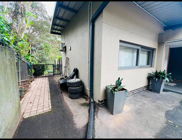 4 BEDROOM HOUSE FOR SALE IN COWIES HILL